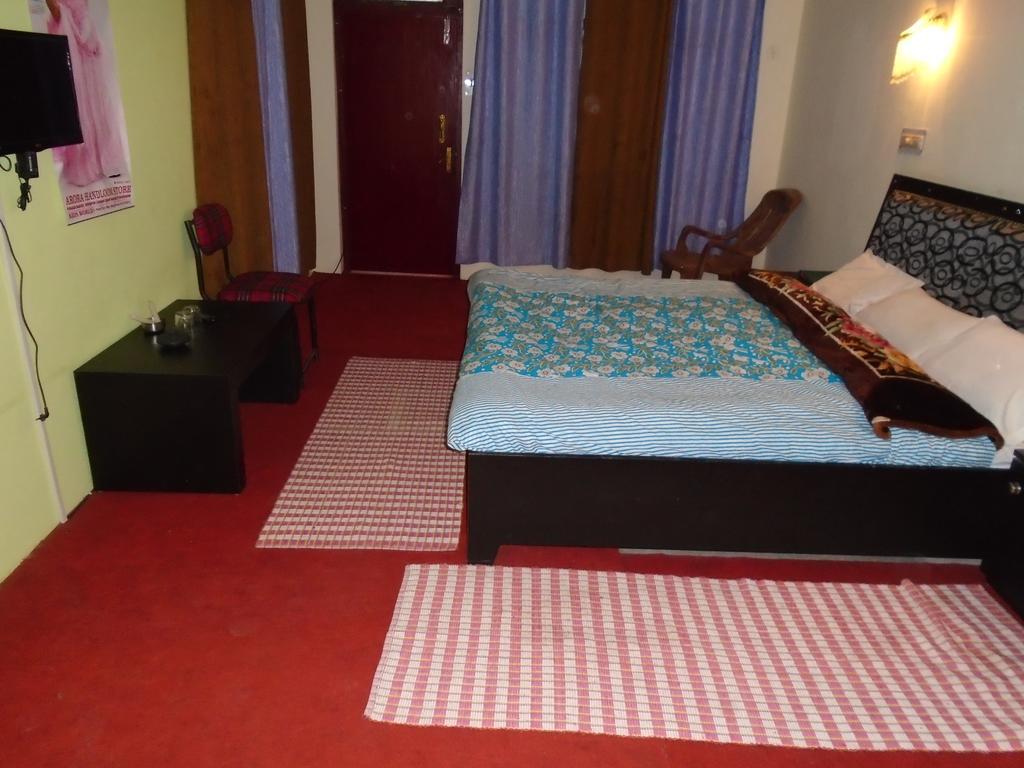 New Dolma Hotel Almora Rom bilde