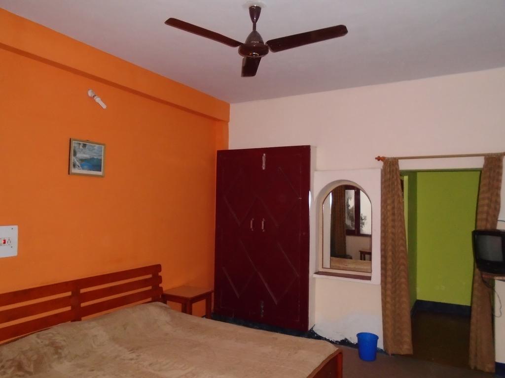 New Dolma Hotel Almora Rom bilde